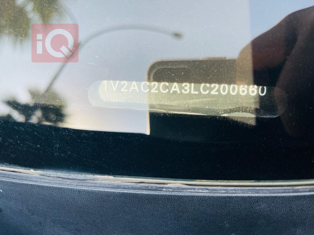 ڤۆڵکسواگن ئەتڵەس کرۆس سپۆرت